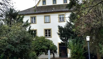 Schloss Schonstett - 83137 Schonstett