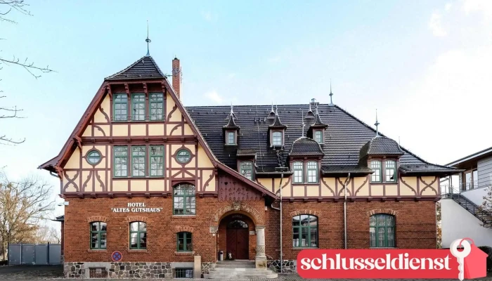 Altes Gutshaus Klink -    Hotel Restaurant Vom Inhaber - Klink