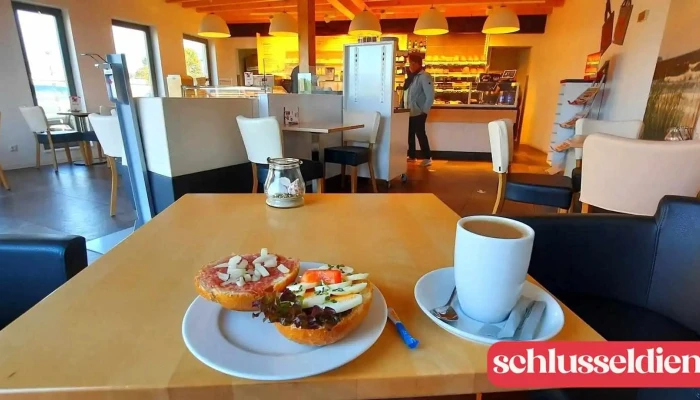Backerei Cafe Daniel Schwabe Essen Und Trinken - Dassow