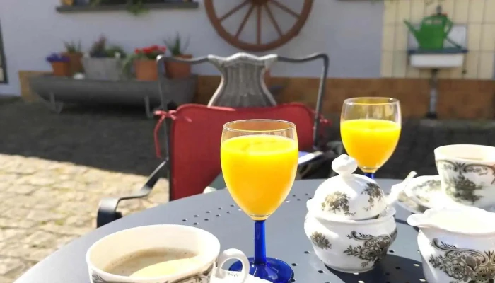 Cafe Zur Alten Schlosserei Essen Und Trinken - Graben-neudorf