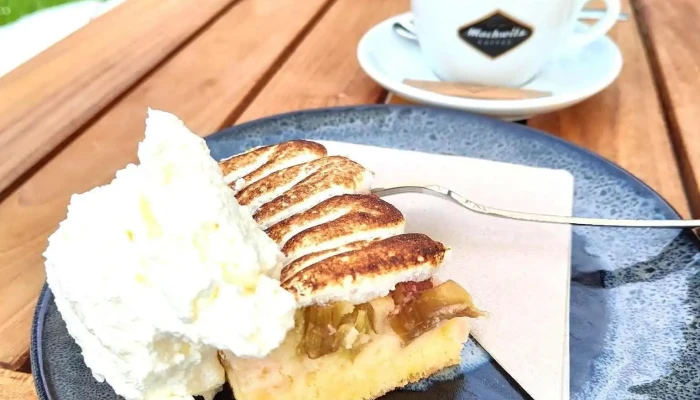 Die Schlosswirtschaft   Restaurant Cafe Hehlen Kaffeekuchen - Hehlen
