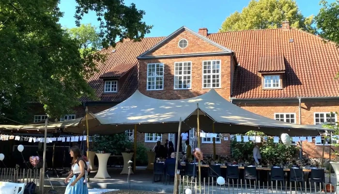 Herrenhaus Stockelsdorf -  Rabatte - Stockelsdorf