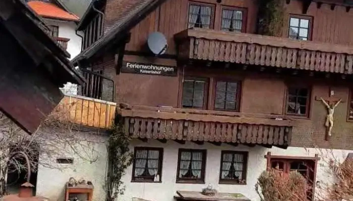 Kuckucksuhrenmanufaktur Gerhard Schmieder -  Videos - Schonach Im Schwarzwald