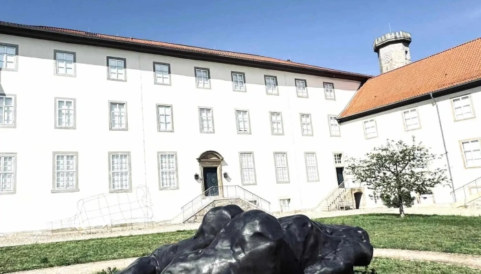 Kunstmuseum Schloss Derneburg -  Kunstmuseum - Holle