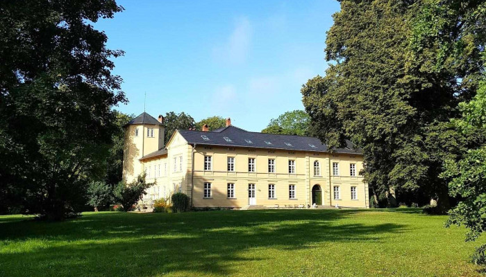 Landhaus Schloss Kolzow   Ute Von Der Luhe Alle - Dettmannsdorf