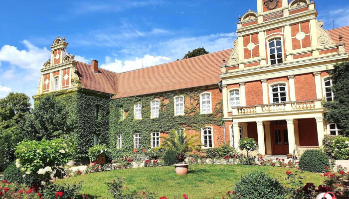 Modemuseum Schloss Meyenburg - 16945 Meyenburg