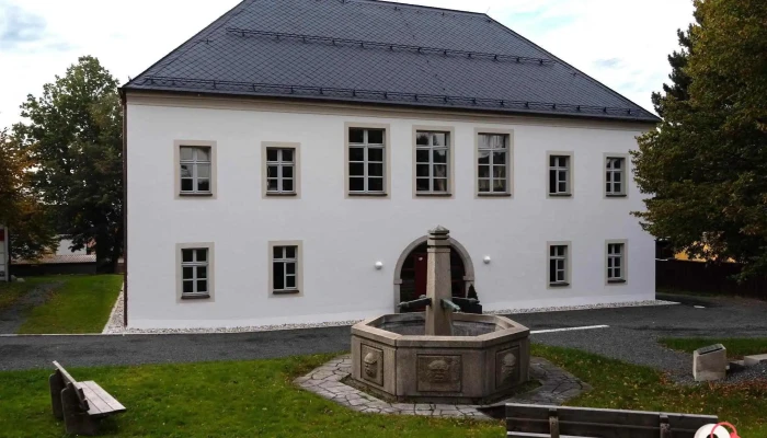 Neues Schloss - 92727 Waldthurn