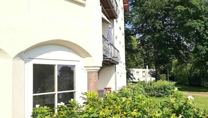 Romantische Ferienwohnung Schloss Hohen Niendorf - Bastorf