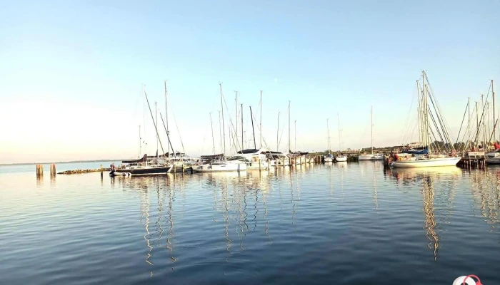 Schillings Hafenamt Hiddensee -  Seglerhafen Kloster - Insel Hiddensee