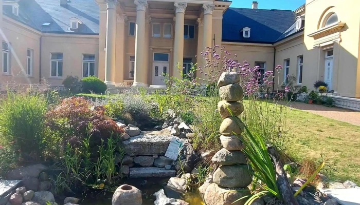 Schloss Bredeneek -  Offnungszeiten - Lehmkuhlen