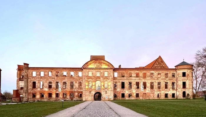 Schloss Dargun -  Telefon - Dargun