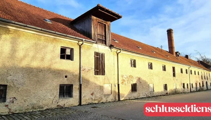 Schloss Ering - 94140 Ering