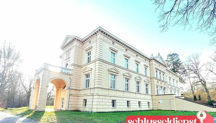 Schloss Tressow -  Bogen - Bobitz