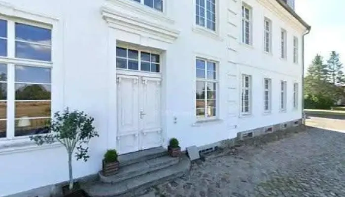 Schloss Vietgest Street View 360deg Fotos - Lalendorf