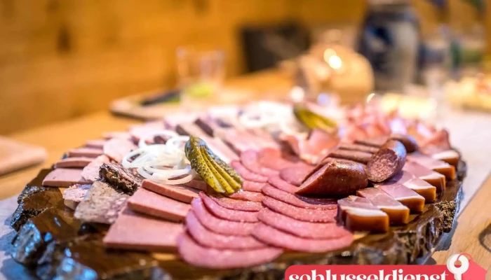 Schmalzenhof Kornkammerstuble Essen Und Trinken - Hofstetten